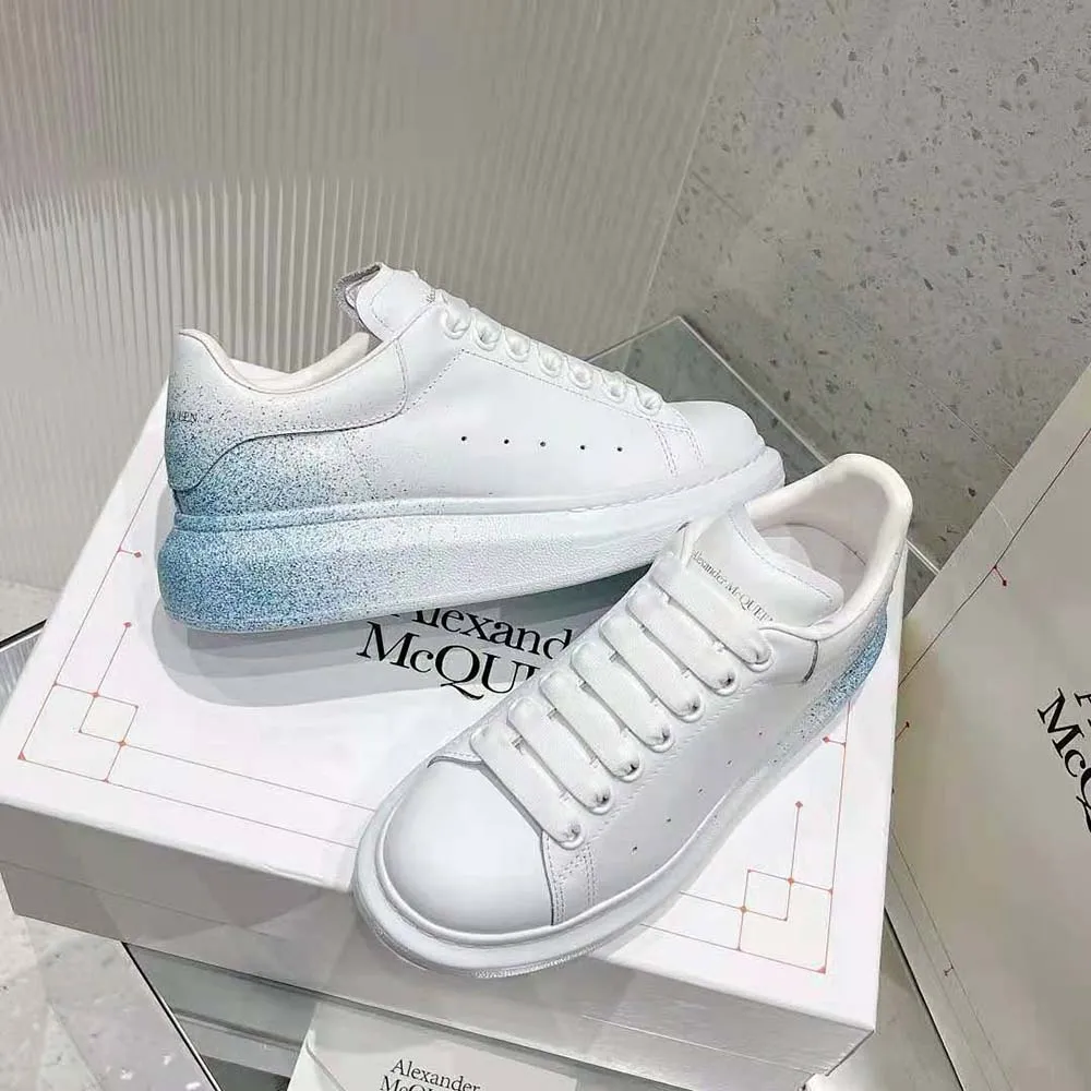 Alexander Mcqueen Zapatilla de deporte extragrande para mujer en blanco/azul