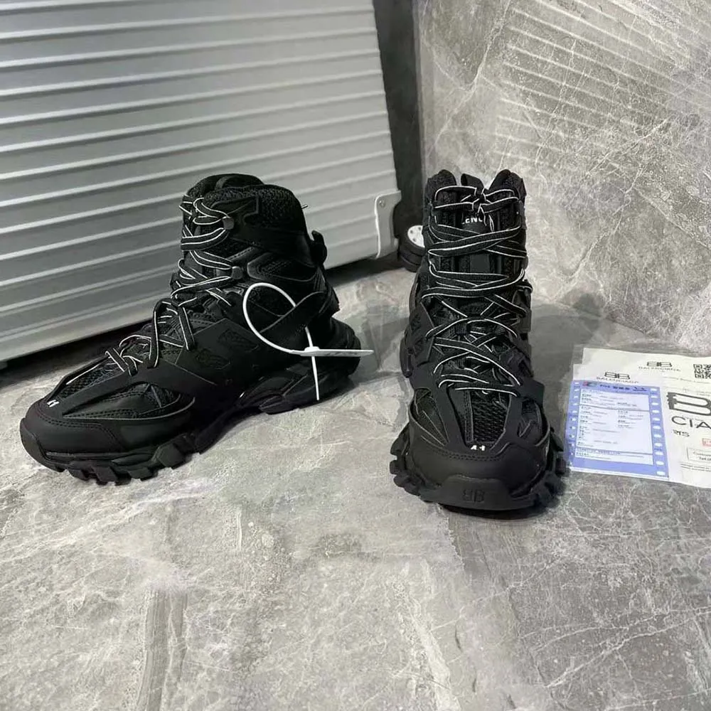 Balenciaga Zapatilla Track Hike para Mujer en Malla Negra y Nylon