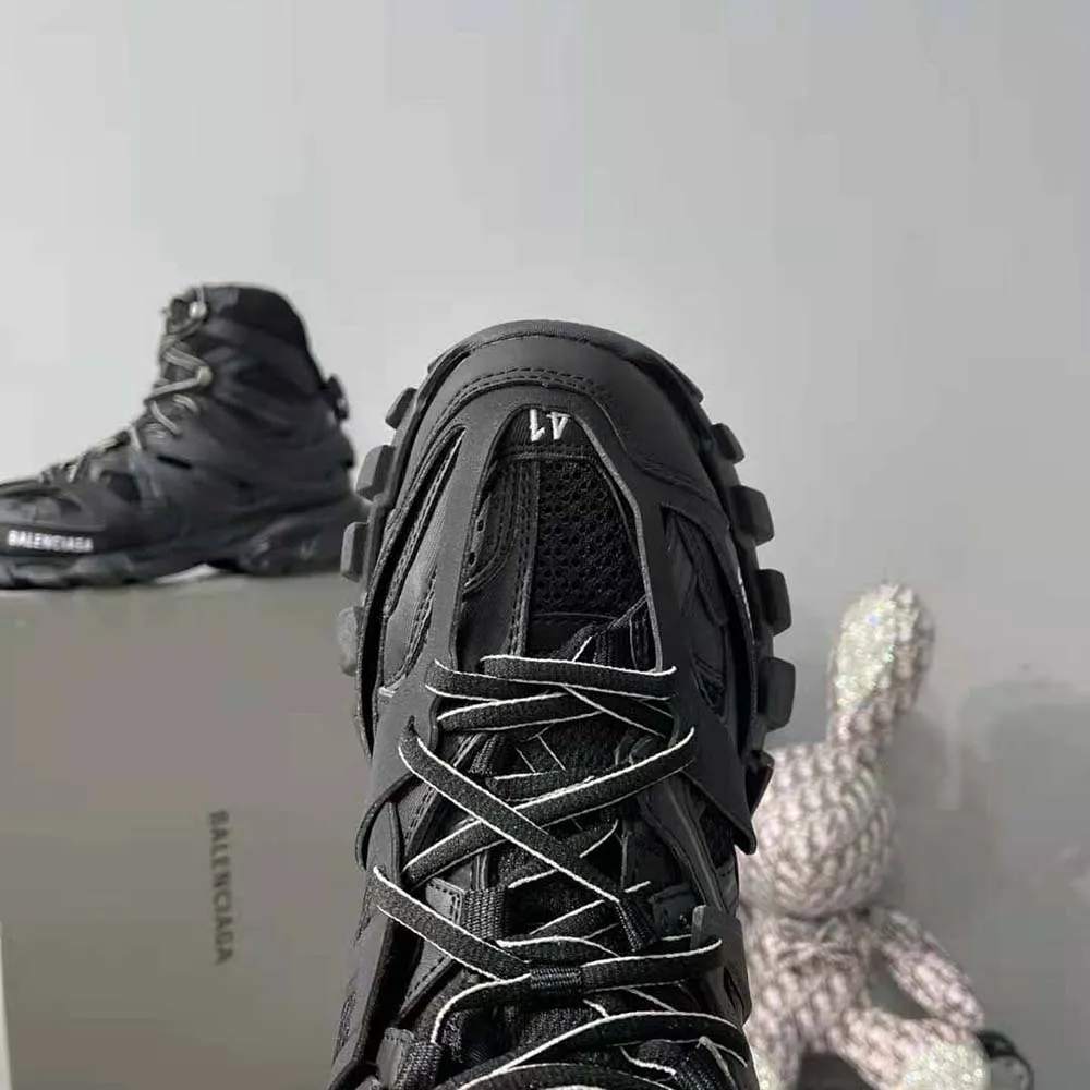 Balenciaga Zapatilla Track Hike para Mujer en Malla Negra y Nylon