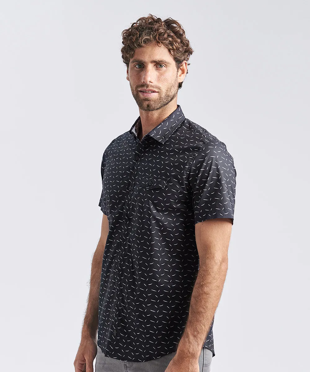 CAMISA MANGA CORTA MEDIA PECHERA OCULTA ESTAMPADA CLASSIC FIT NEGRO ESTAMPADO PV24