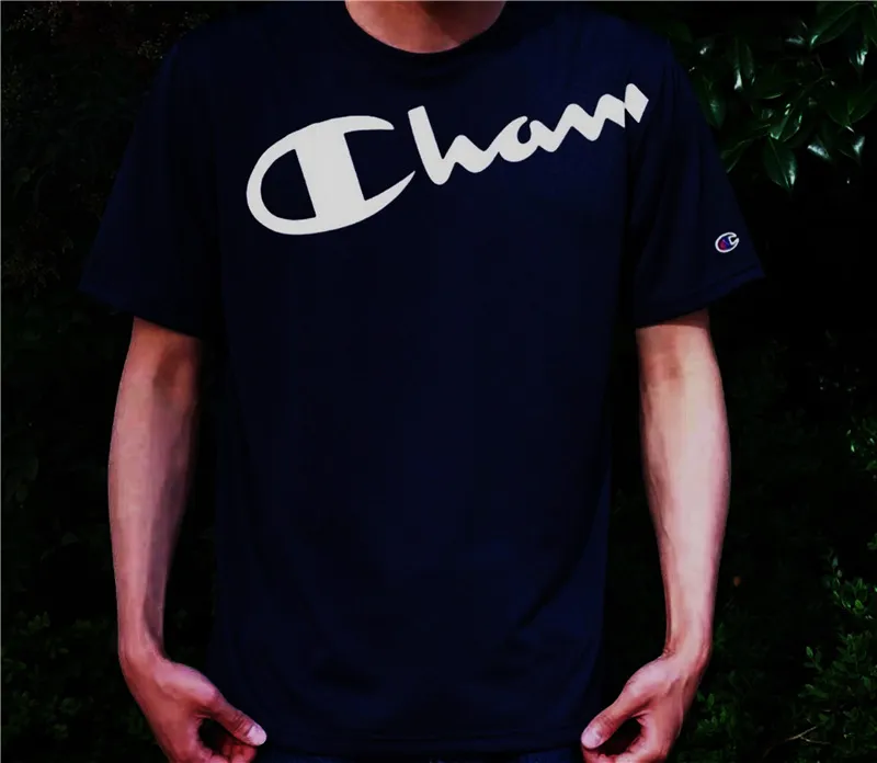 Camiseta Champion «Classic»