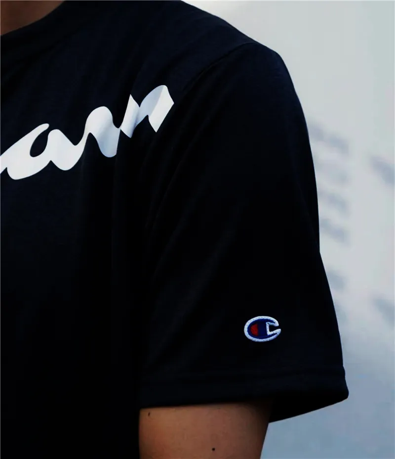 Camiseta Champion «Classic»