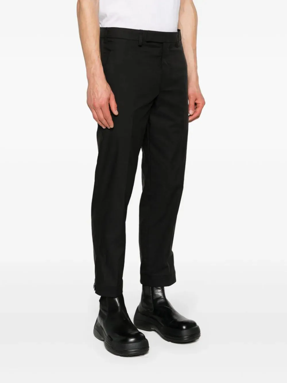 CHINO TAPERED LEG NEGRO