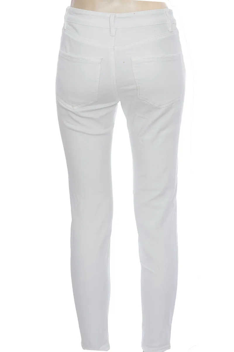 Pantalón color Blanco - Stradivarius