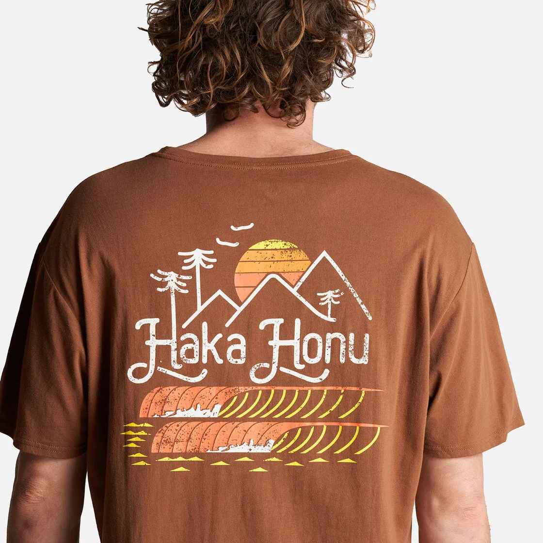 Polera Hombre Amanecer Café Haka Honu