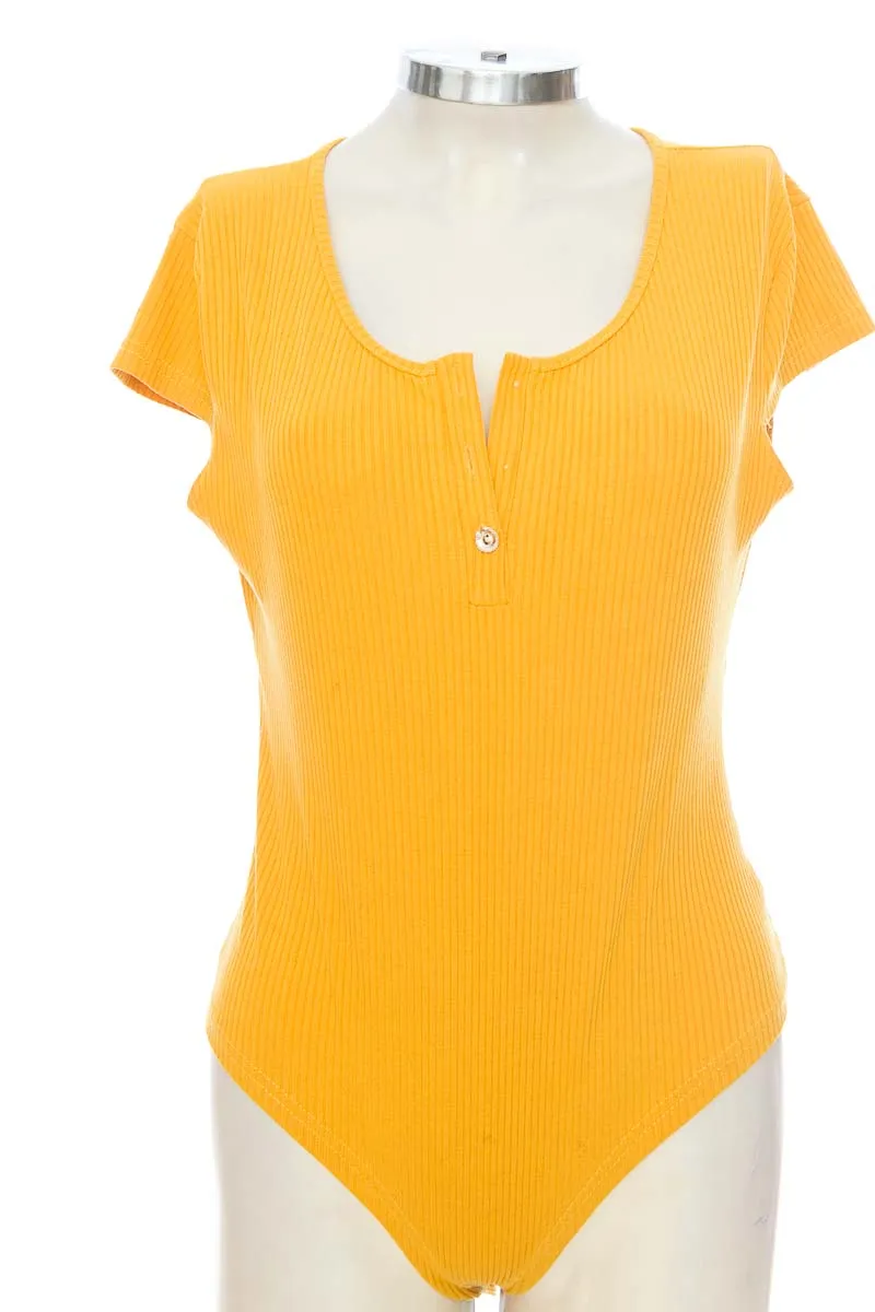 Top / Camiseta color Mostaza - New fashion