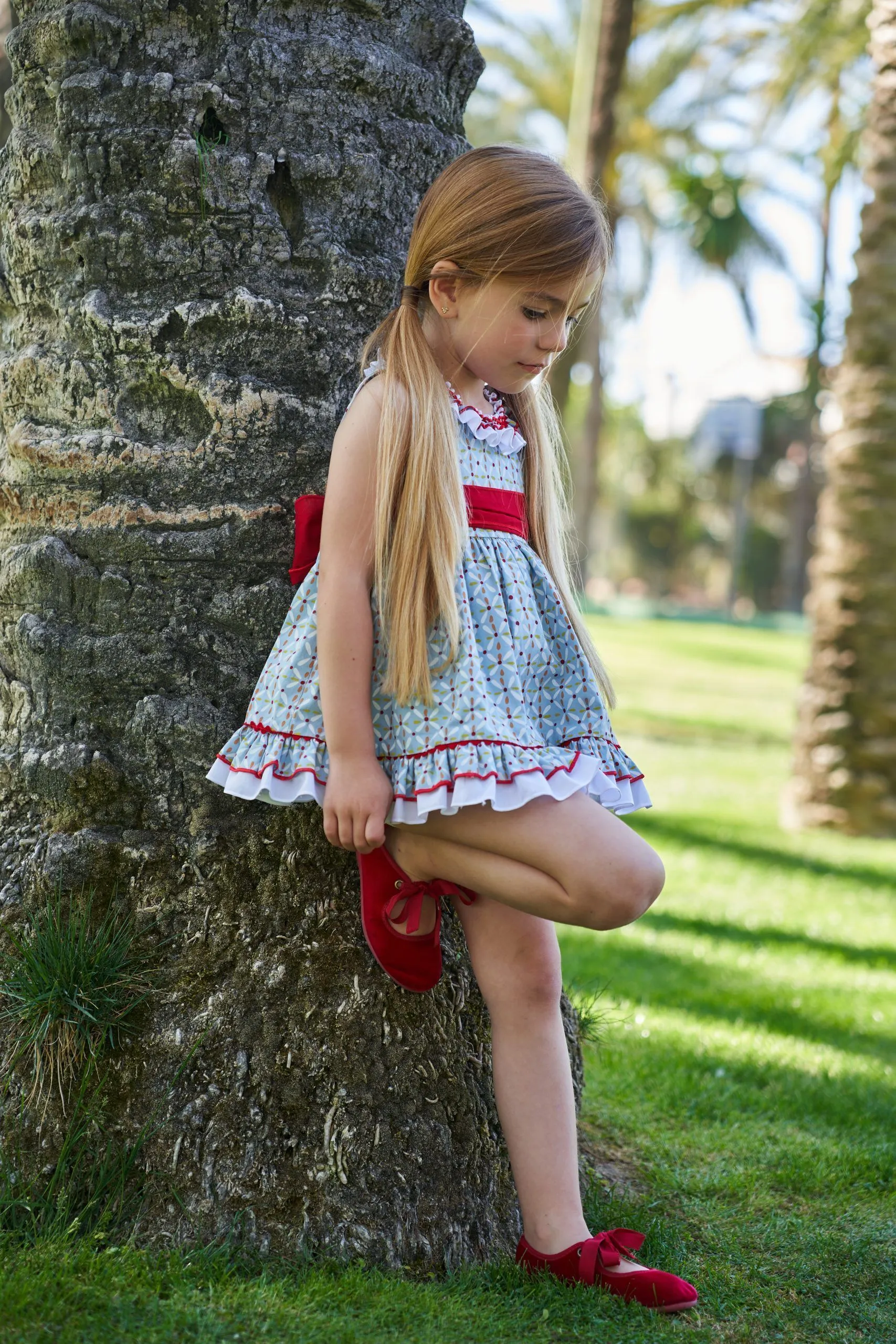 Vestido niña pequeña estampado simétrico