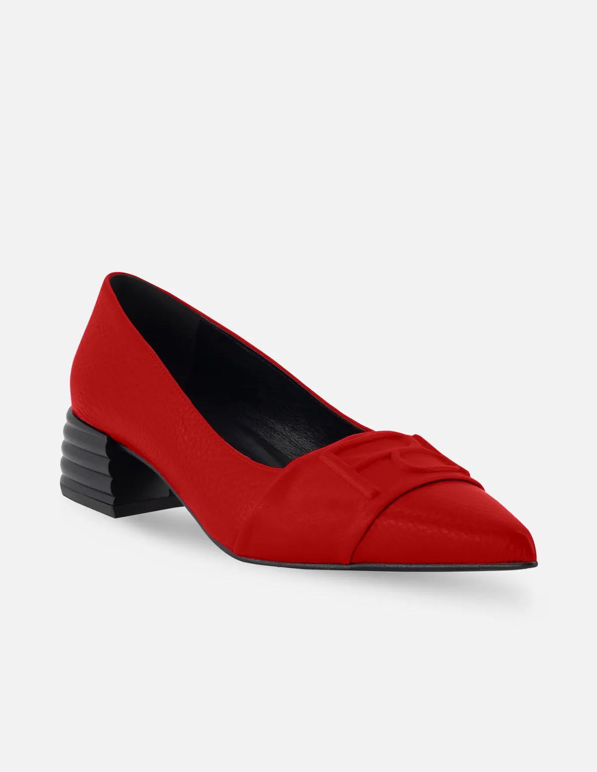 Zapatilla de piel napa color rojo con detalle Pd para mujer