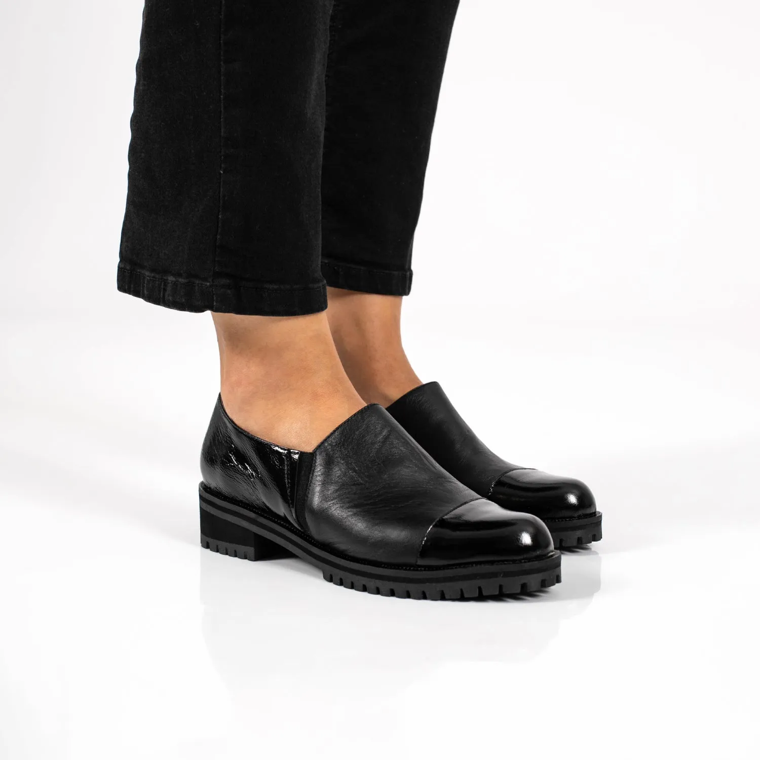 ZAPATO GRECO NEGRO