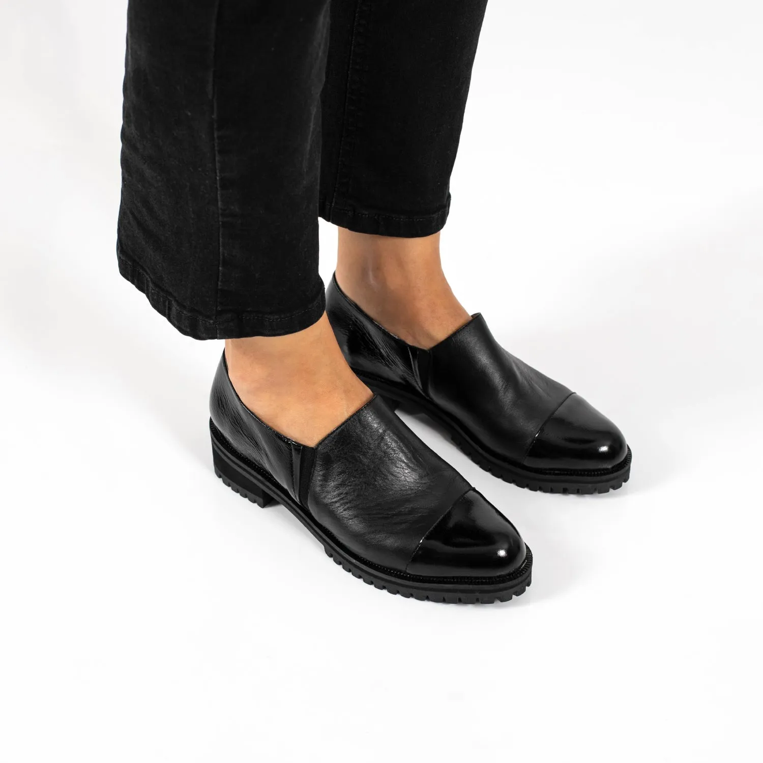 ZAPATO GRECO NEGRO